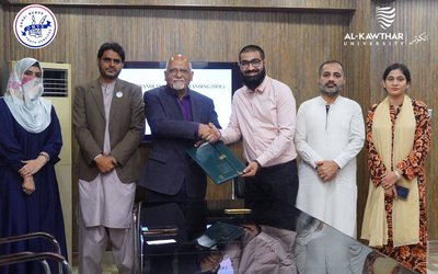 Al-Kawthar University Signs MoU with Okhai Memon Youth Services (OMYS)